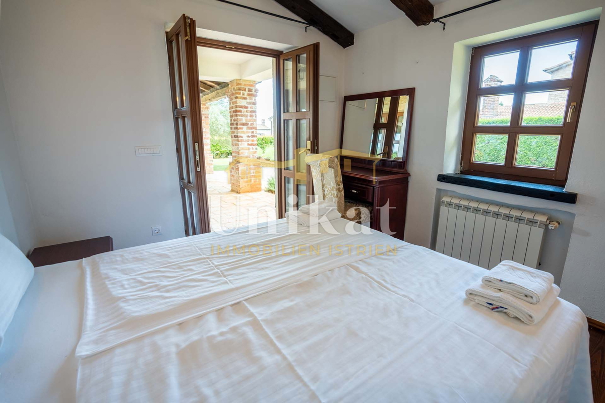 Poreč periferia: Villa in pietra con piscina